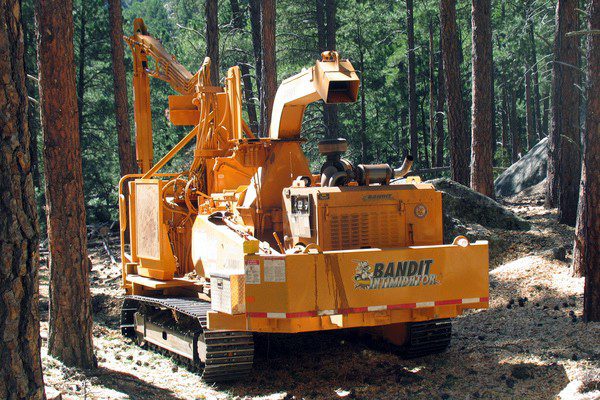 Browse Specs and more for the INTIMIDATOR™ 19XPC Track Hand-Fed Chipper - Bobcat of Indy