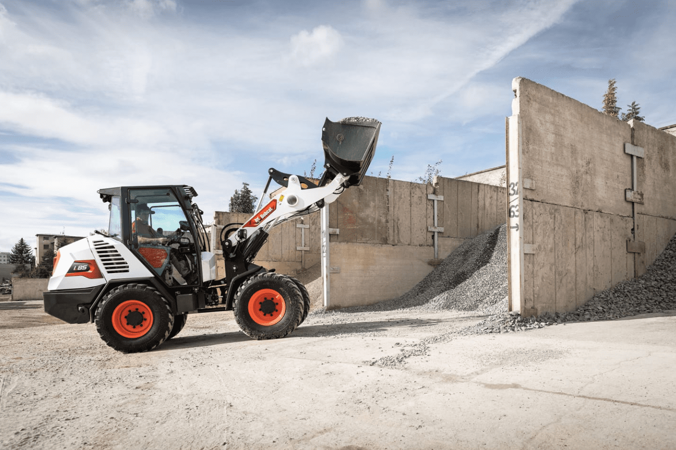 Browse Specs and more for the Bobcat L85 Compact Wheel Loader - Bobcat of Indy