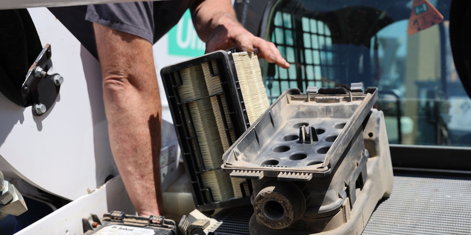 Unsure where to find your loader’s air filter? Bobcat of Indy has you covered! 